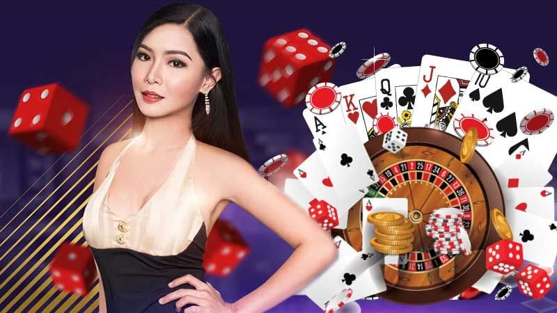 ကာစီနို ဂိမ်းလော်ဘီ Baccarat Table Game ကစားနေသောမြင်ကွင်း
